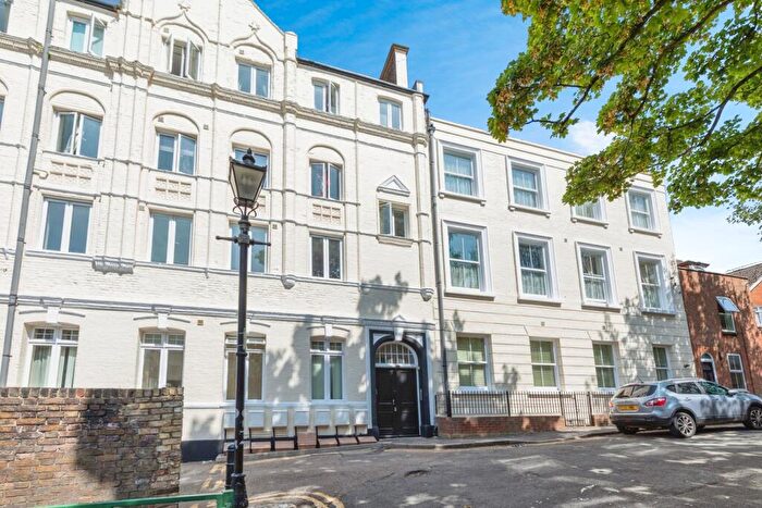 2 Bedroom Flat For Sale In Pleasant Row, Gillingham, Kent, ME7