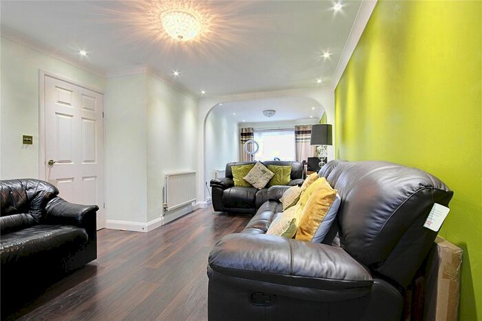 3 Bedroom Terraced House To Rent In Auckland Close, Enfield, Middlesex EN1