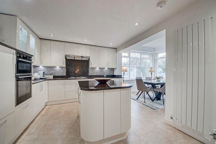 3 Bedroom Detached Bungalow For Sale In Westbourne Road, Southport, PR8