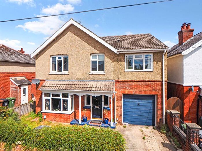 4 Bedroom Detached House For Sale In Orchard Road, Andover, SP10