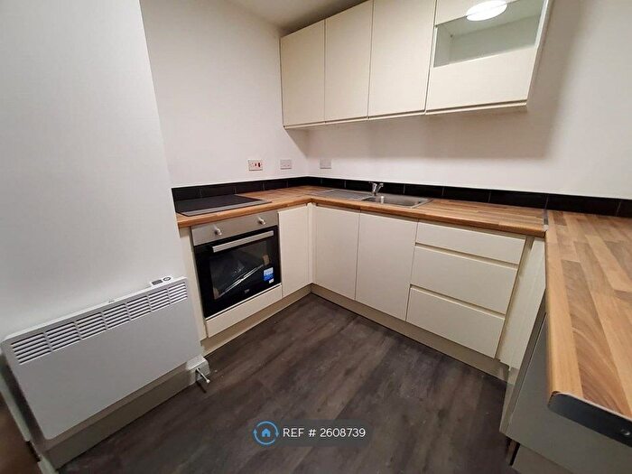 2 Bedroom Flat To Rent In Drake Street, Rochdale, OL16
