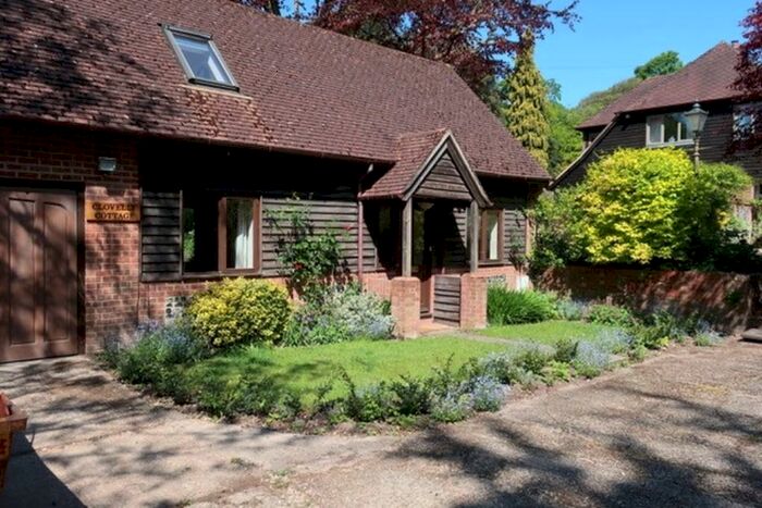 2 Bedroom Cottage To Rent In Christchurch Road, Winchester, SO23