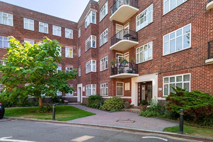 2 Bedroom Flat For Sale In Dyke Road, Brighton, BN1