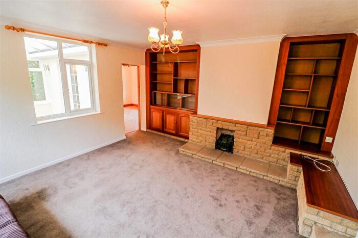 4 Bedroom Detached House For Sale In Lincoln Rd, Deeping Gate, Peterborough, Cambs, PE6