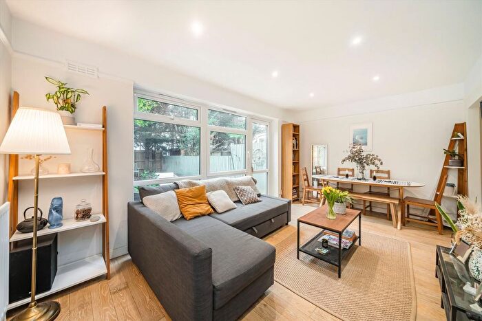 2 Bedroom Flat For Sale In Clarence Lane, Putney, SW15