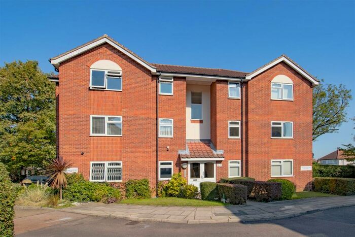 1 Bedroom Flat To Rent In Catherine Court, Chase Road, N14