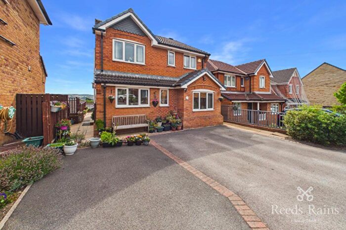 4 Bedroom Detached House For Sale In Robsons Drive, Huddersfield, West Yorkshire, HD5