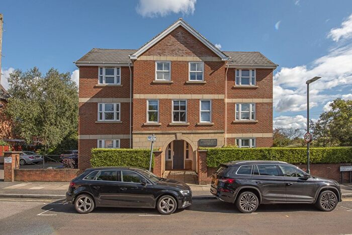 2 Bedroom Flat To Rent In Parkwood Road, London, SW19