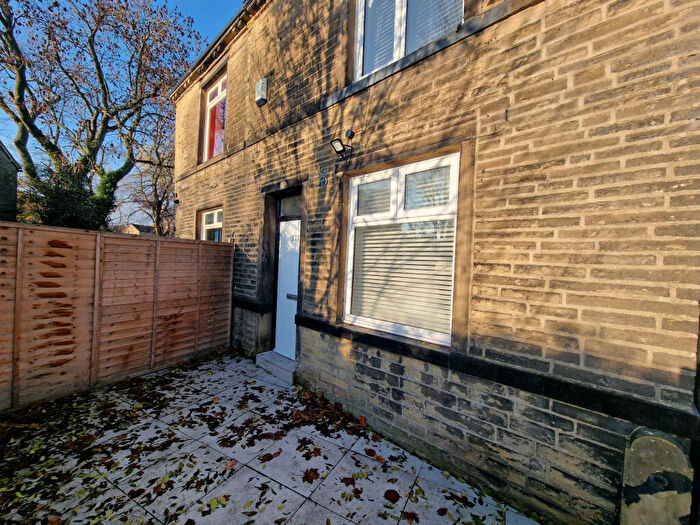 2 Bedroom Terraced House To Rent In Southfield Lane, Bradford, West Yorkshire, BD7
