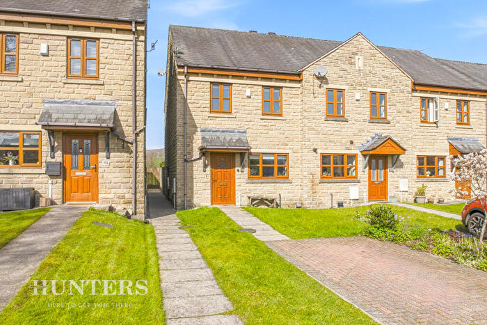 4 Bedroom Town House For Sale In Frederick Street, Littleborough, OL15