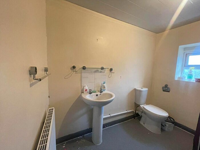 3 Bedroom Flat To Rent In Shields Road, Byker, NE6