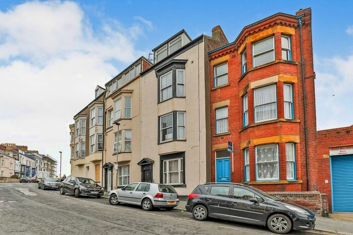 1 Bedroom Flat To Rent In New Queen Street, Scarborough, North Yorkshire, YO12