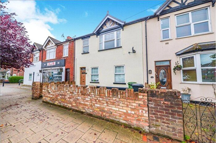 Flat To Rent In High Street, London Colney, St. Albans, AL2