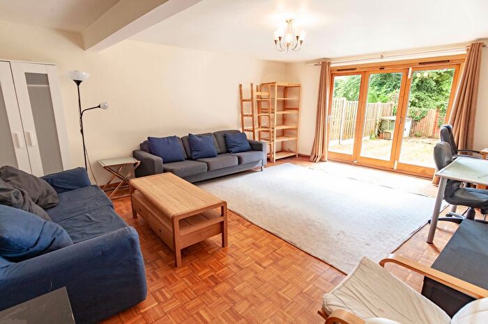 4 Bedroom Semi-Detached House To Rent In Marlborough Road, Broomhill, S10