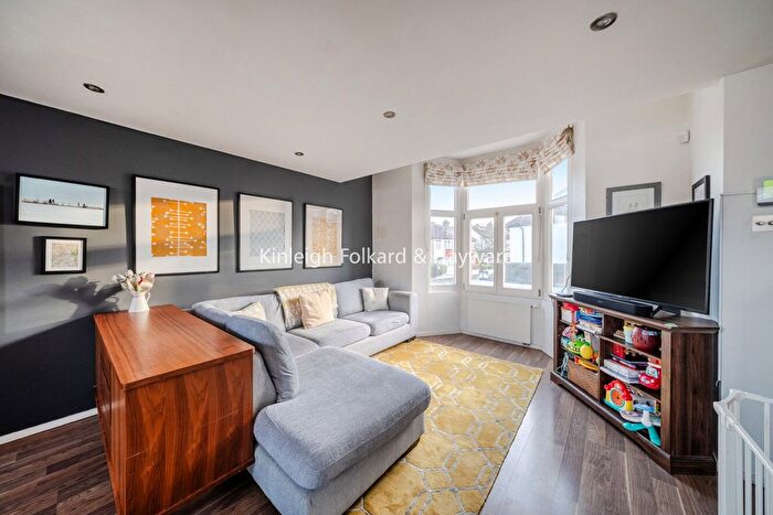 3 Bedroom Flat To Rent In Stockfield Road, Streatham, London, SW16