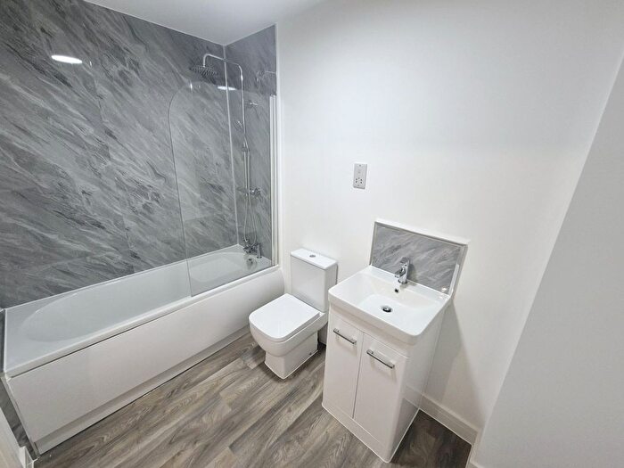1 Bedroom Flat To Rent In Woodlands Village, WF1