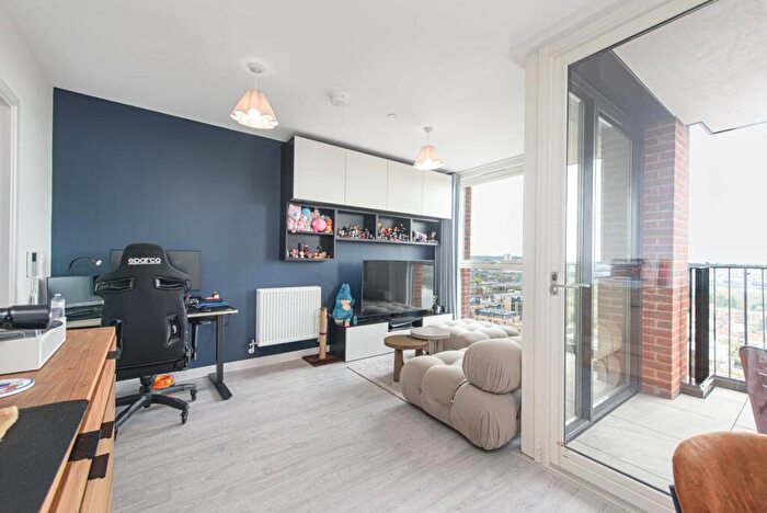 1 Bedroom Flat For Sale In Shearwater Drive, Hendon, London, NW9