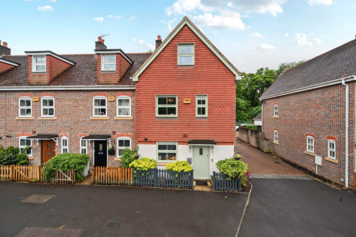 4 Bedroom End Of Terrace House For Sale In Dorking Road, Chilworth, GU4