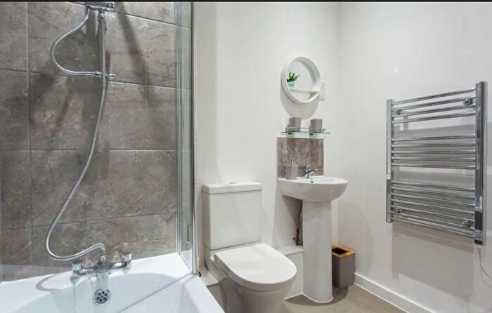 1 Bedroom Flat To Rent In Castle Street, Taunton, TA1