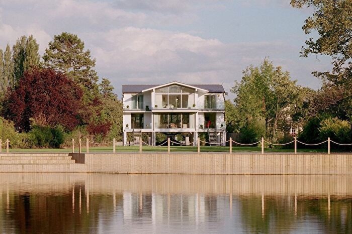 4 Bedroom Detached House For Sale In Tiddington Road, Stratford-Upon-Avon, CV37