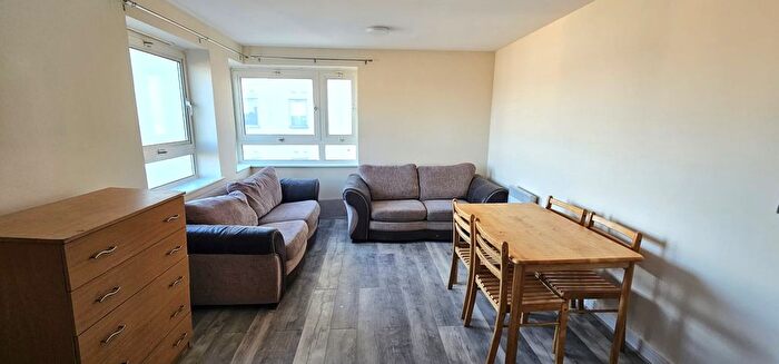 2 Bedroom Flat To Rent In Hainault Street, Ilford, IG1