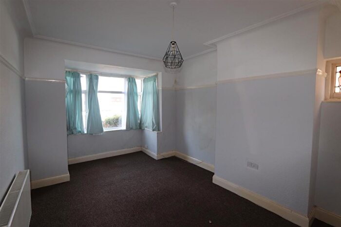 2 Bedroom Flat To Rent In Crowborough Road, Southend On Sea, SS2