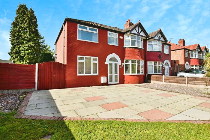 4 Bedroom Semi-Detached House For Sale In Greenway Road, Altrincham, WA15