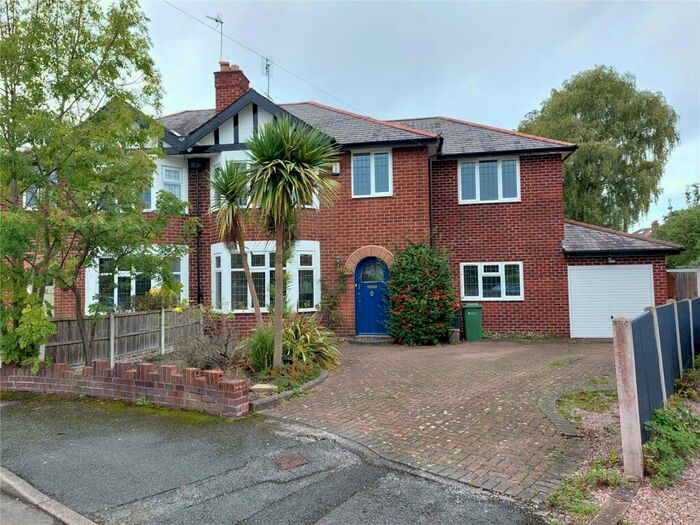 4 Bedroom Semi-Detached House To Rent In Chester, Cheshire, CH1