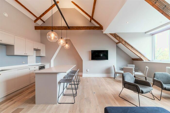 2 Bedroom Flat To Rent In West Avenue, Gosforth, Newcastle Upon Tyne, NE3