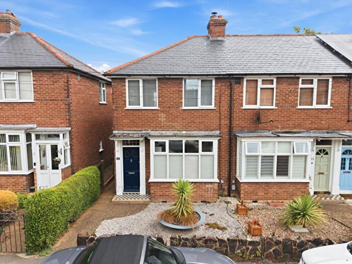2 Bedroom End Of Terrace House For Sale In Conquest Close, Hitchin, SG4