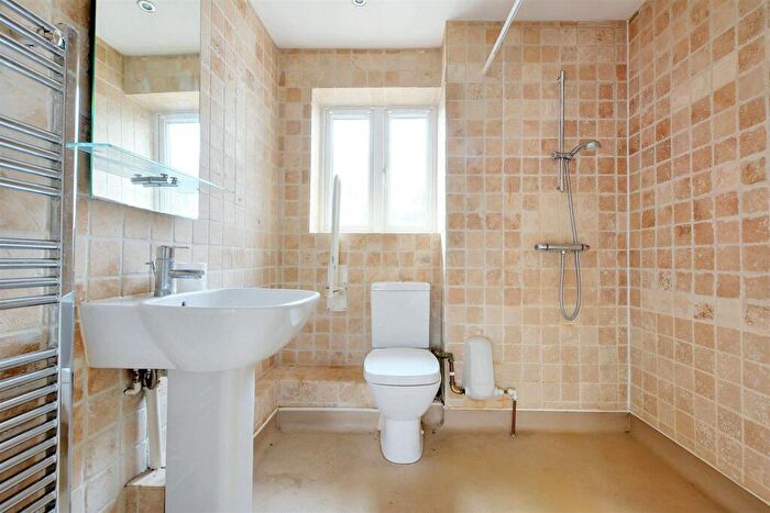 2 Bedroom Detached Bungalow For Sale In Derby Road, Beeston, Nottingham, NG9