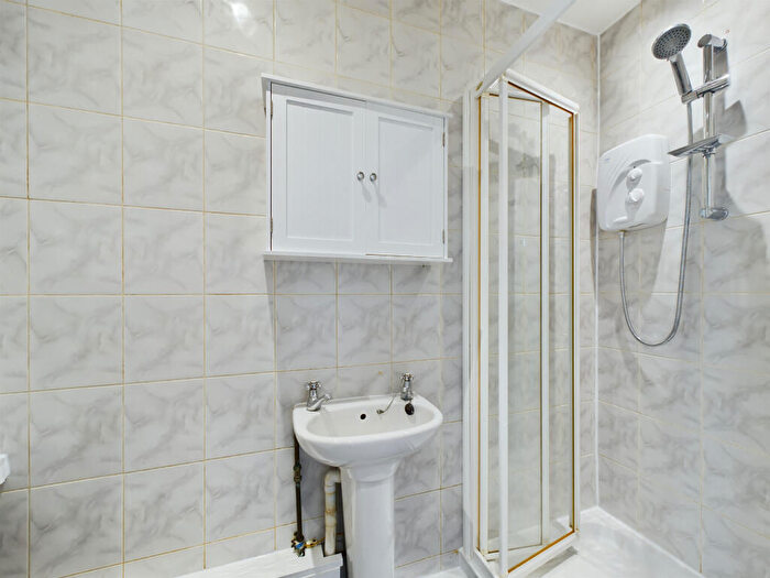 Flat To Rent In Ravensbourne Road, Bromley, Kent, BR1