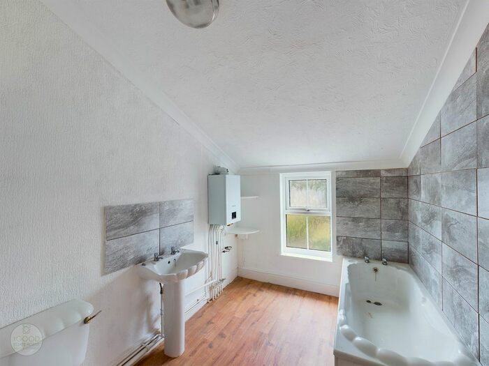 2 Bedroom Terraced House For Sale In Grandstand Road, Hereford, HR4