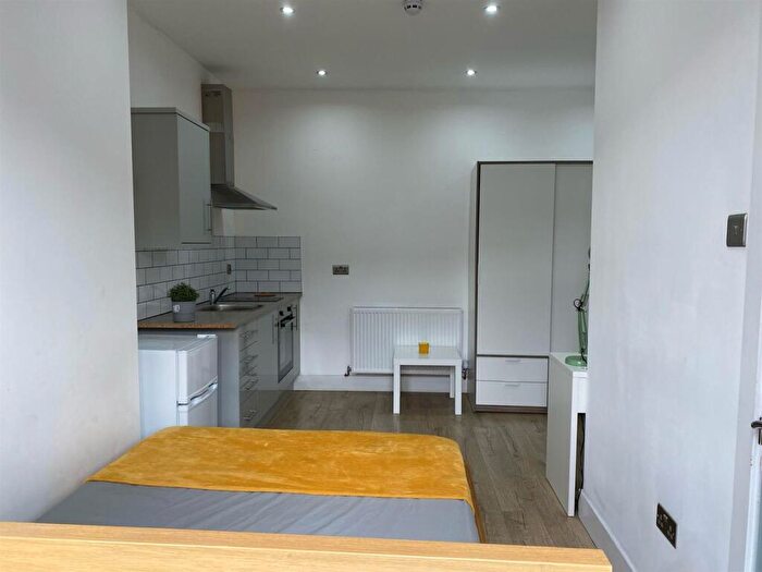 Studio To Rent In Far Gosford Street, City Centre, Coventry, CV1