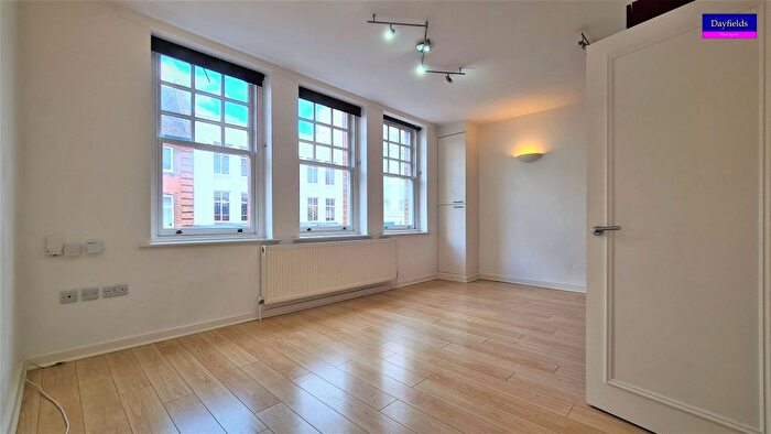 1 Bedroom Flat To Rent In Church Street, Enfield, EN2