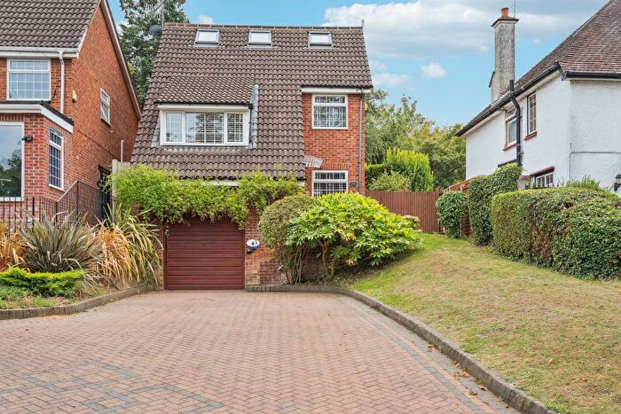5 Bedroom Detached House For Sale In Hampermill Lane, Watford, WD19