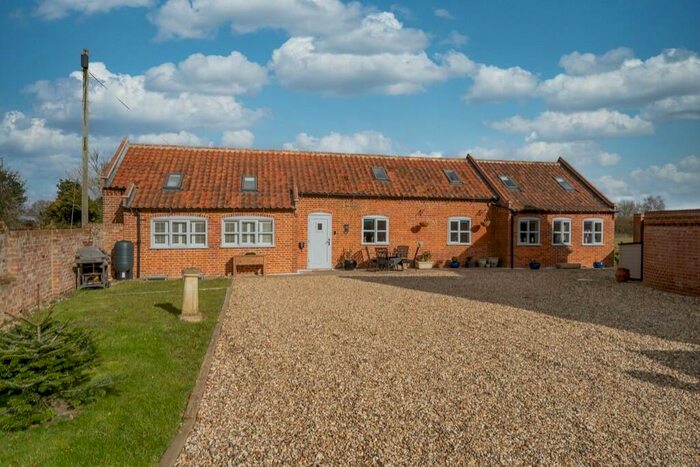 3 Bedroom Barn Conversion For Sale In Burnthouse Lane, Toft Monks, Beccles, NR34