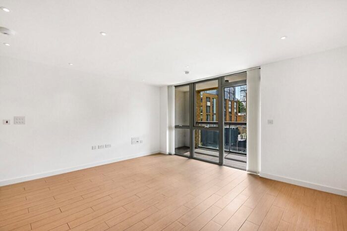 1 Bedroom Apartment To Rent In Ann Street Packington Square, N1