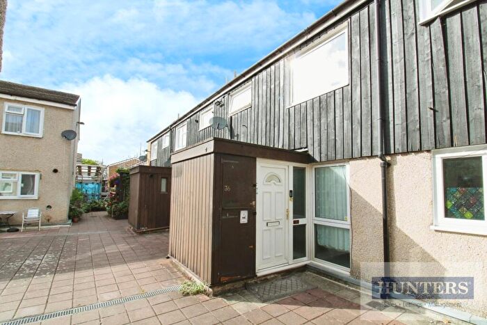 3 Bedroom Maisonette For Sale In Mallard Walk, Sidcup, DA14