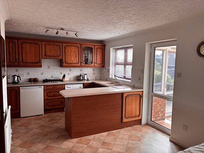 2 Bedroom Detached Bungalow For Sale In Andrews Place, Hunstanton, PE36
