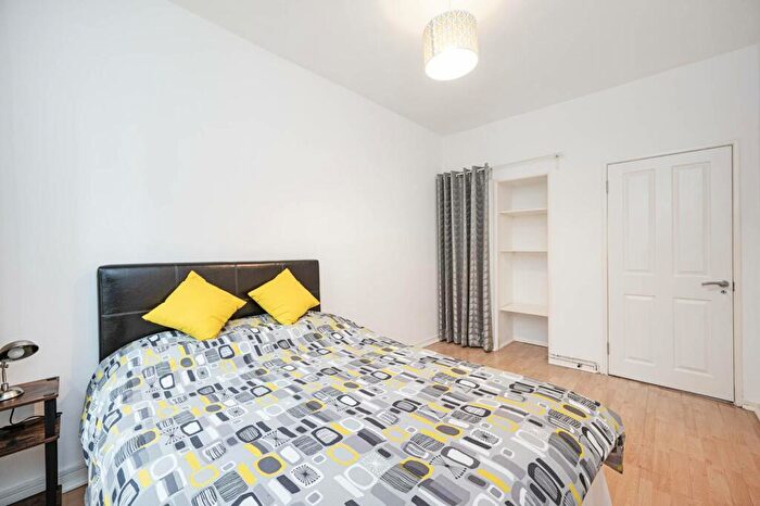 1 Bedroom Flat For Sale In Diss Street, Columbia Road, London, E2
