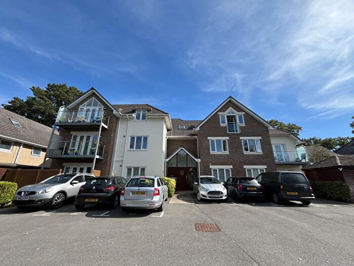 2 Bedroom Flat To Rent In Wimborne Road, Winton, Bournemouth, BH2