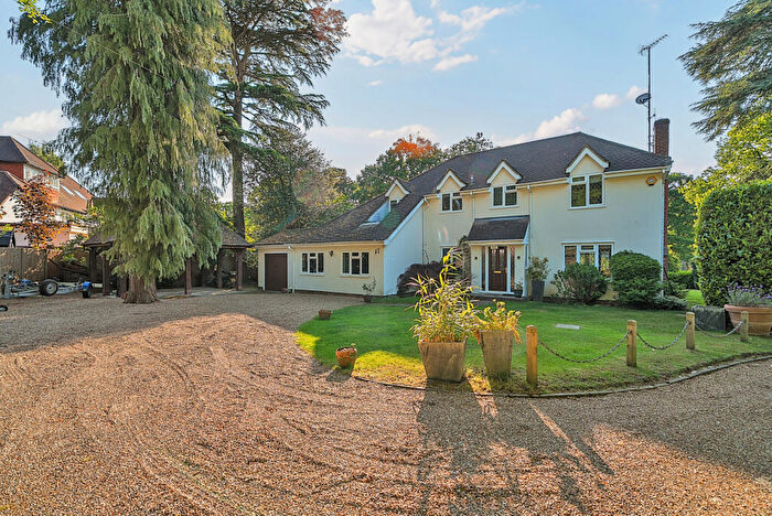 5 Bedroom Detached House For Sale In Blackdown Avenue, Pyrford, GU22