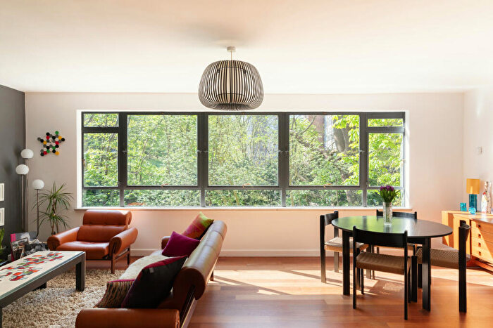 2 Bedroom Flat For Sale In Grenville Court, London, SE19