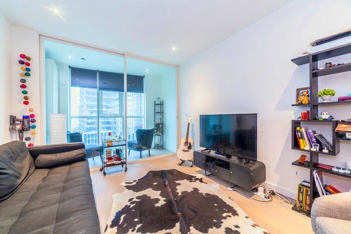 1 Bedroom Flat To Rent In Wandsworth Road, Vauxhall, London, SW8