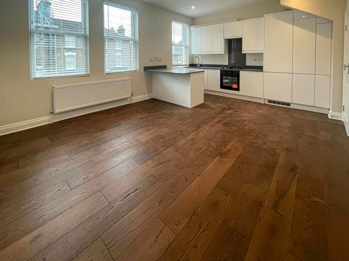 1 Bedroom Flat To Rent In Limes Grove, Lewisham, London, SE13