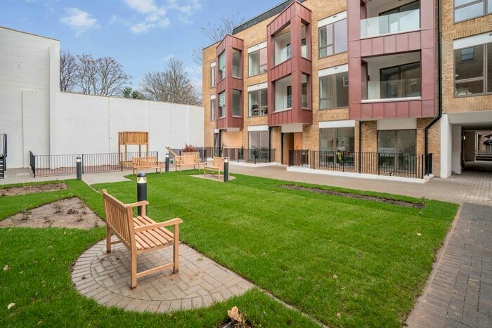 1 Bedroom Flat To Rent In Clapham Road, London, SW9