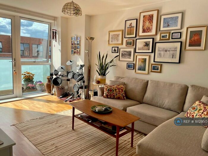 1 Bedroom Flat To Rent In Bathurst Square, London, N15