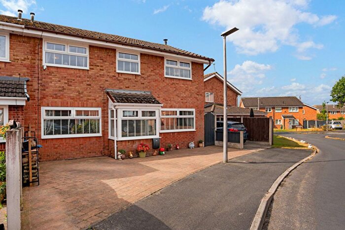4 Bedroom Semi-Detached House For Sale In Rosemary Avenue, Beechwood, WA7