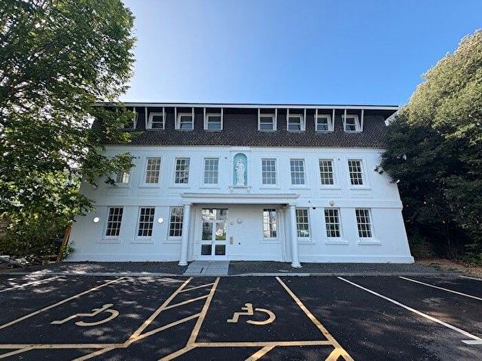 2 Bedroom Flat To Rent In Hartington Place, Eastbourne, BN21